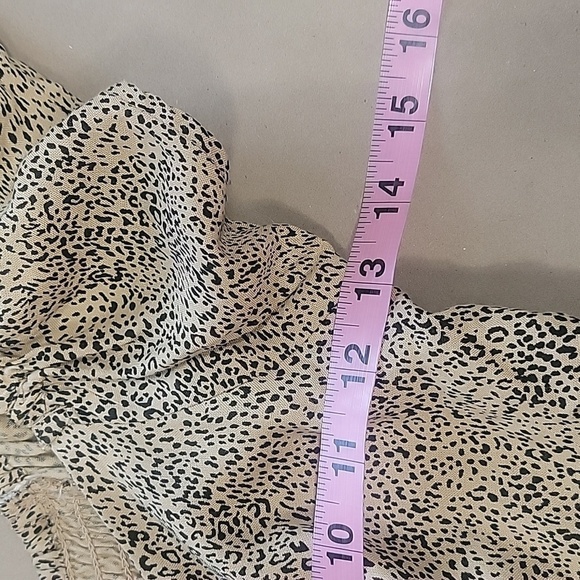 Japna Size XS Tan Black Animal Print Smocked & Ruched Flutter Sleeve V-Neck Top - Picture 7 of 10
